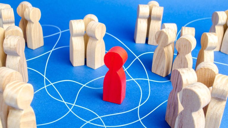 Assimilasjon: Adopting certain customs